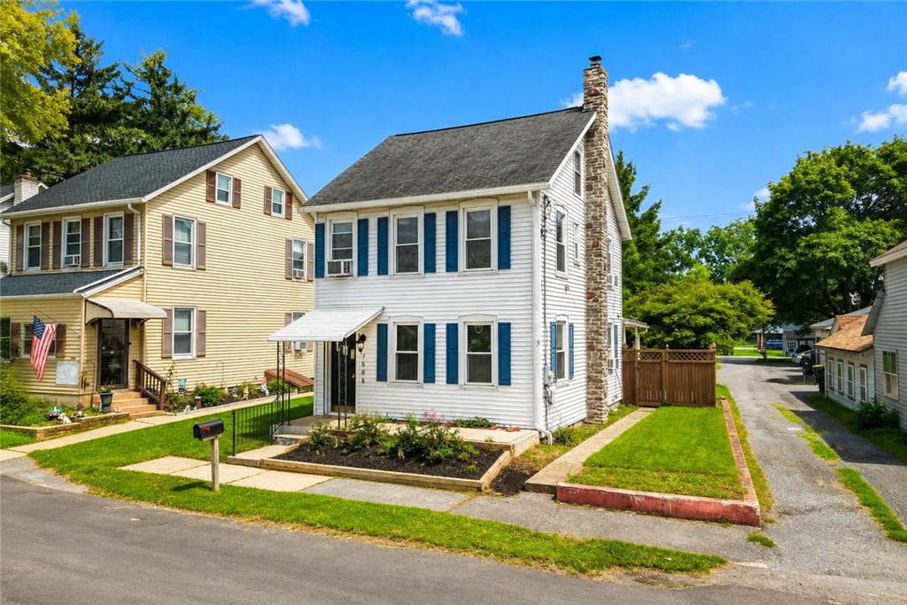 7588 Trexler Circle, Upper Macungie Twp, PA 18087