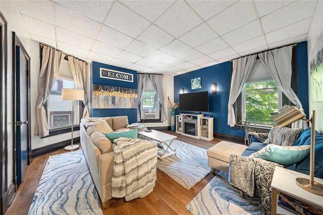 5624 Woodmont St, Squirrel Hill, PA 15217