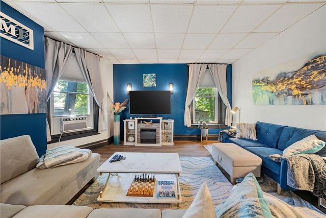 5624 Woodmont St, Squirrel Hill, PA 15217