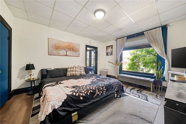 5624 Woodmont St, Squirrel Hill, PA 15217