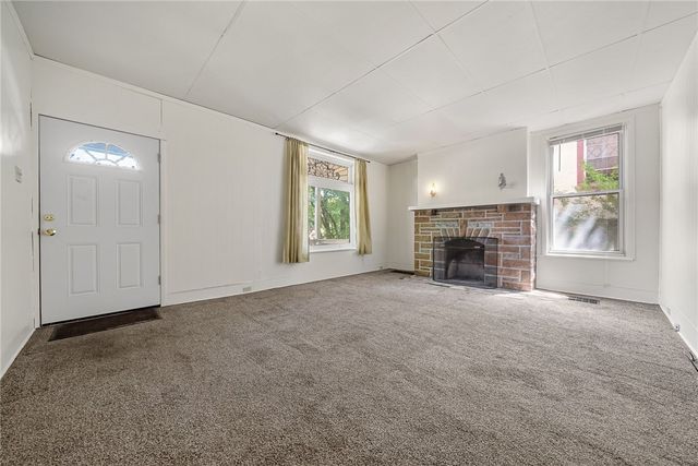 5624 Woodmont St, Squirrel Hill, PA 15217