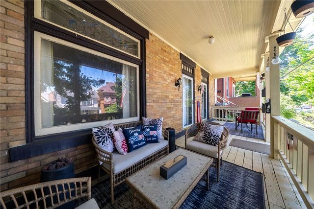 5624 Woodmont St, Squirrel Hill, PA 15217