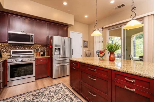 9430 W Lilac, Escondido, CA 92026