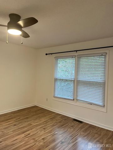 111 E lloyd Court, East Brunswick, NJ 08816