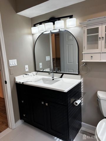 111 E lloyd Court, East Brunswick, NJ 08816