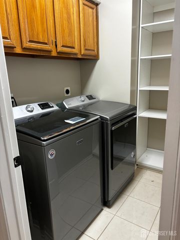 111 E lloyd Court, East Brunswick, NJ 08816