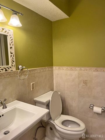 111 E lloyd Court, East Brunswick, NJ 08816