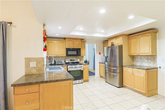 25426 Avenida Escalera, Valencia, CA 91355