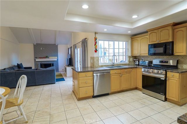 25426 Avenida Escalera, Valencia, CA 91355