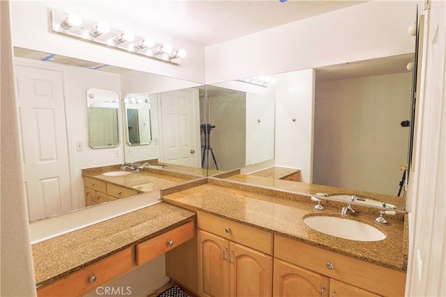 25426 Avenida Escalera, Valencia, CA 91355