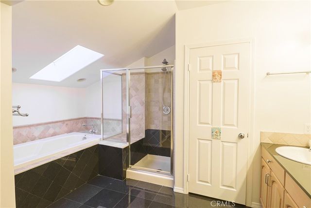 25426 Avenida Escalera, Valencia, CA 91355