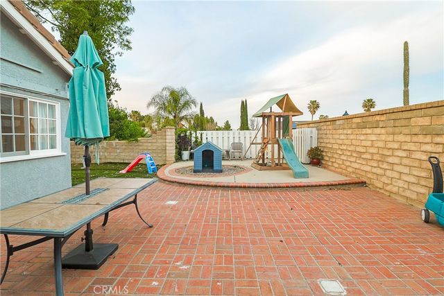 25426 Avenida Escalera, Valencia, CA 91355