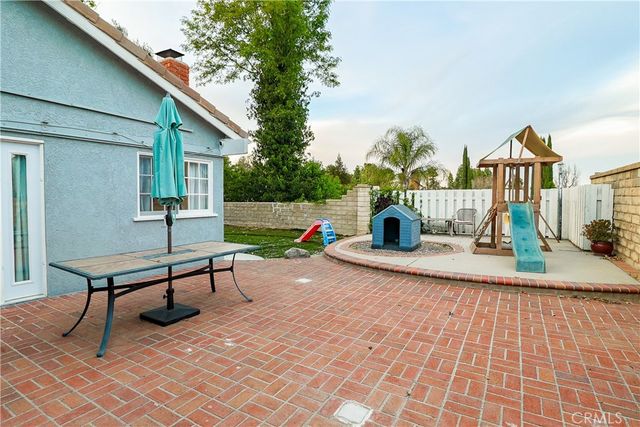 25426 Avenida Escalera, Valencia, CA 91355