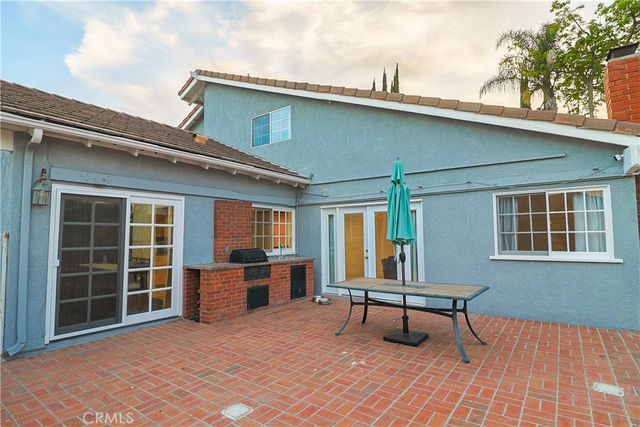 25426 Avenida Escalera, Valencia, CA 91355