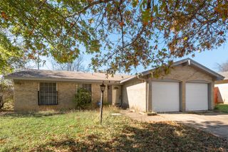 6924 Margaret Drive, Forest Hill, TX 76140