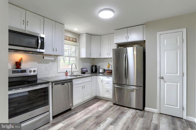 447 BEAGLE RD, Myerstown, PA 17067