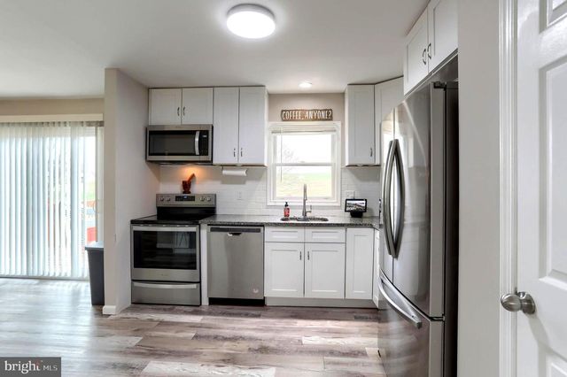 447 BEAGLE RD, Myerstown, PA 17067