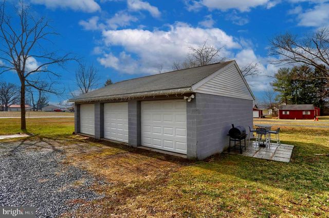 447 BEAGLE RD, Myerstown, PA 17067