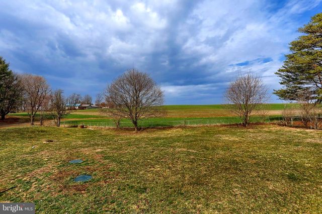 447 BEAGLE RD, Myerstown, PA 17067