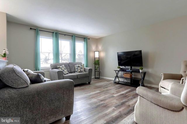 447 BEAGLE RD, Myerstown, PA 17067