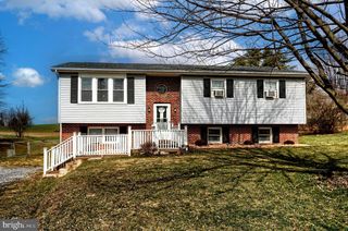 447 BEAGLE RD, Myerstown, PA 17067