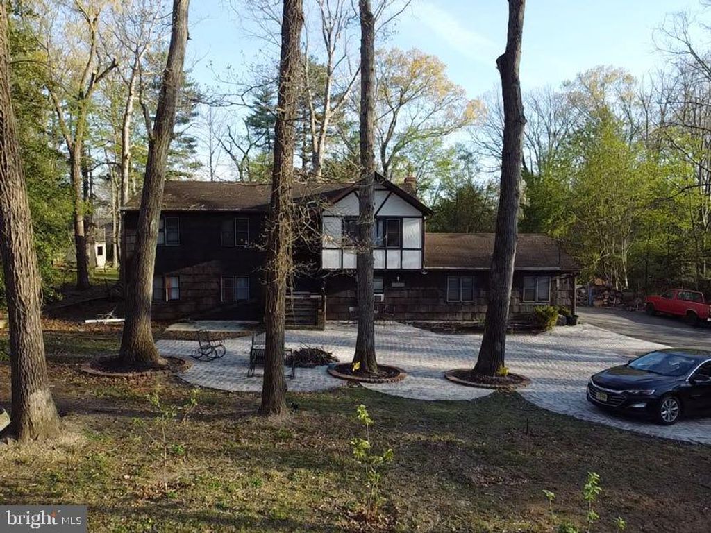 83 OAKLAND DR, Pittsgrove, NJ 08318
