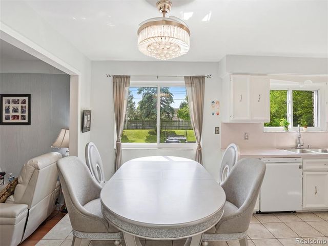 13615 Brookside Drive, Sterling Heights, MI 48313