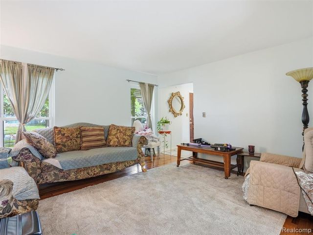 13615 Brookside Drive, Sterling Heights, MI 48313