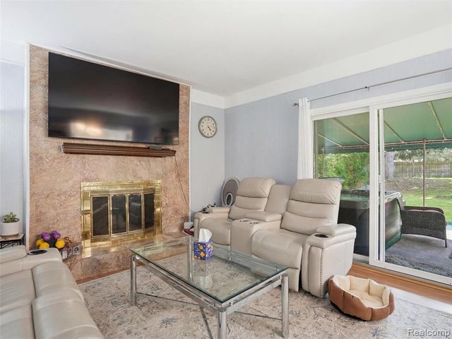 13615 Brookside Drive, Sterling Heights, MI 48313