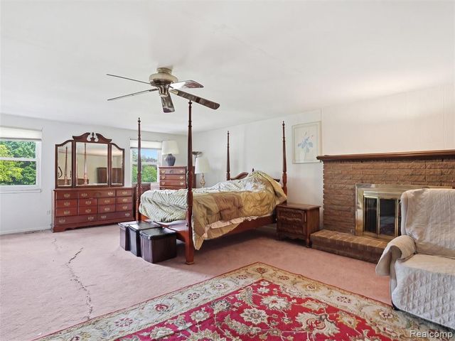 13615 Brookside Drive, Sterling Heights, MI 48313