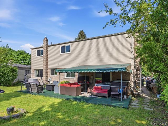 13615 Brookside Drive, Sterling Heights, MI 48313