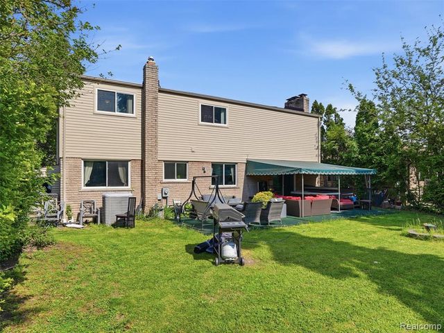 13615 Brookside Drive, Sterling Heights, MI 48313