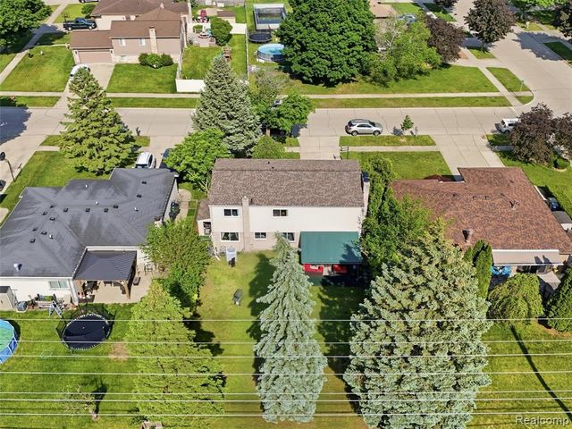 13615 Brookside Drive, Sterling Heights, MI 48313