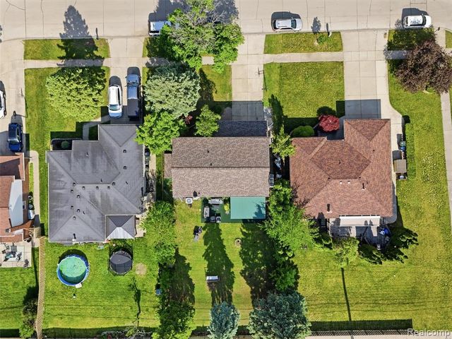 13615 Brookside Drive, Sterling Heights, MI 48313