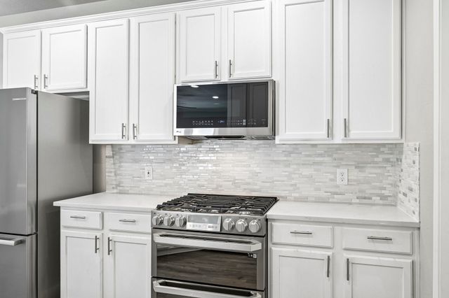 1009 Wenk Drive, Savannah, TX 76227