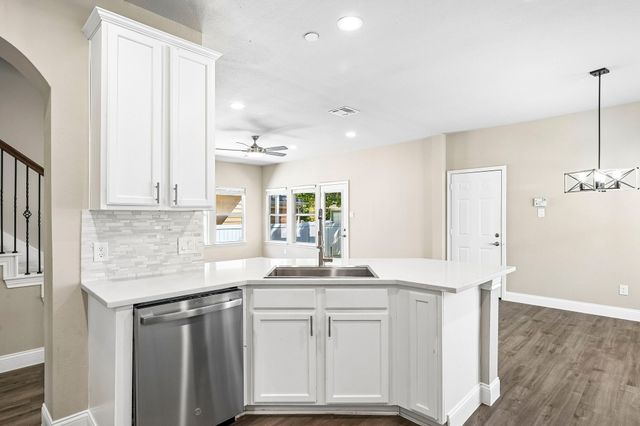 1009 Wenk Drive, Savannah, TX 76227