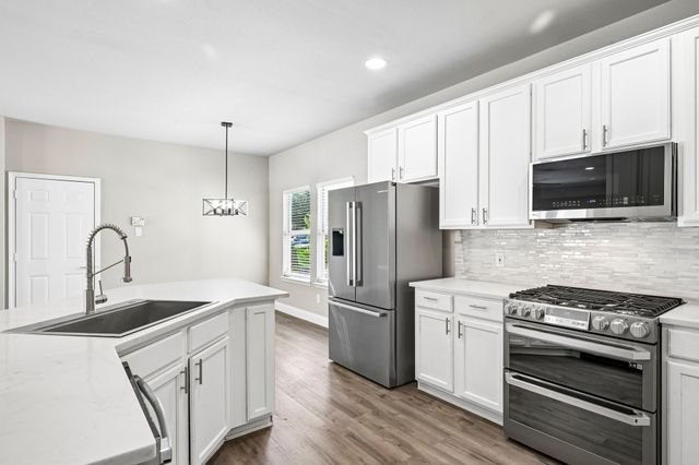 1009 Wenk Drive, Savannah, TX 76227