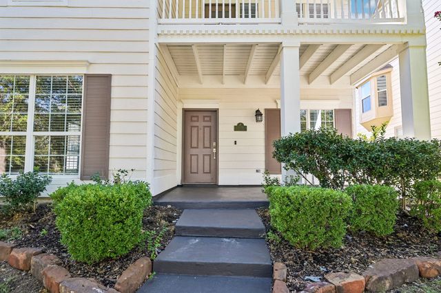 1009 Wenk Drive, Savannah, TX 76227