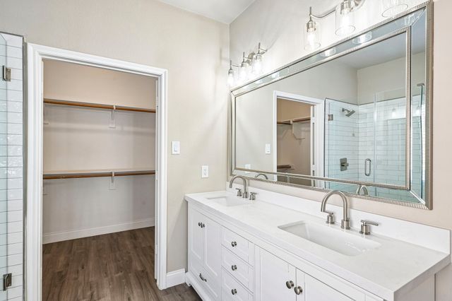 1009 Wenk Drive, Savannah, TX 76227