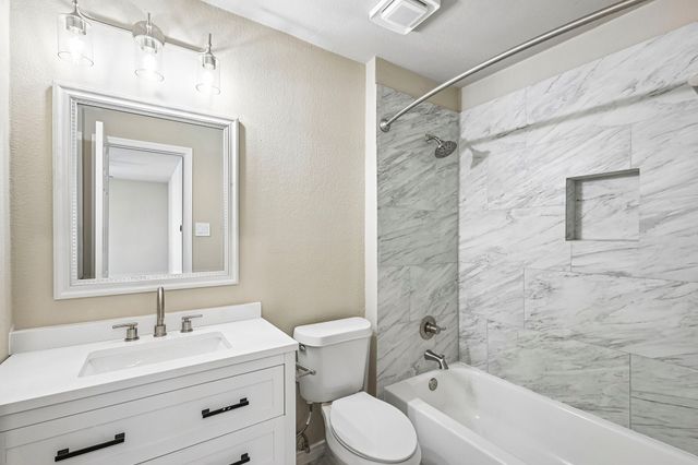 1009 Wenk Drive, Savannah, TX 76227