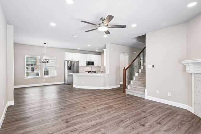 1009 Wenk Drive, Savannah, TX 76227