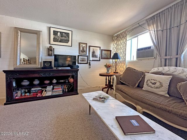 1745 S Jones Blvd Apt K201, Tucson, AZ 85713