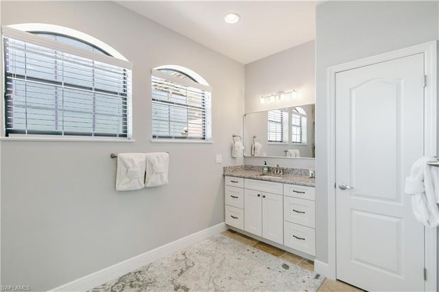 2003 NE 10th PL, Cape Coral, FL 33909