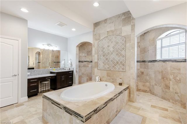 2003 NE 10th PL, Cape Coral, FL 33909