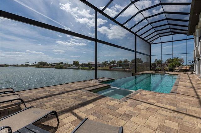 2003 NE 10th PL, Cape Coral, FL 33909