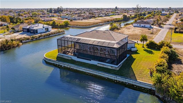 2003 NE 10th PL, Cape Coral, FL 33909