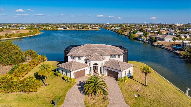 2003 NE 10th PL, Cape Coral, FL 33909