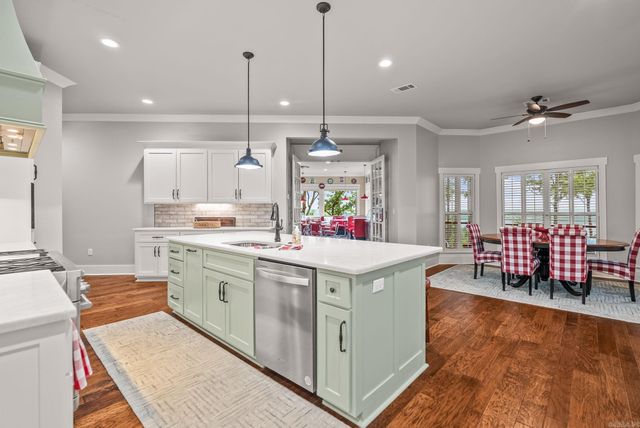 120 Northview, Conway, AR 72032