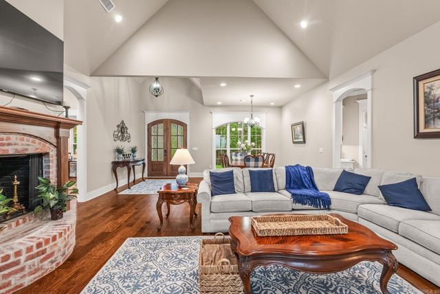 120 Northview, Conway, AR 72032