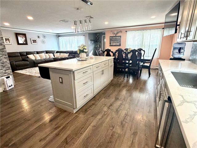 94 Gloucester Street, Providence, RI 02908